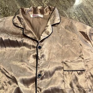Girls size 16 pajama top polyester and spandex gold color